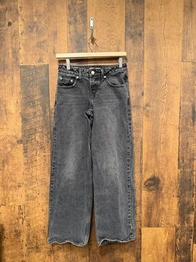 Levis women’s low loose black denim jeans 25x30